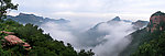 山中晨雾