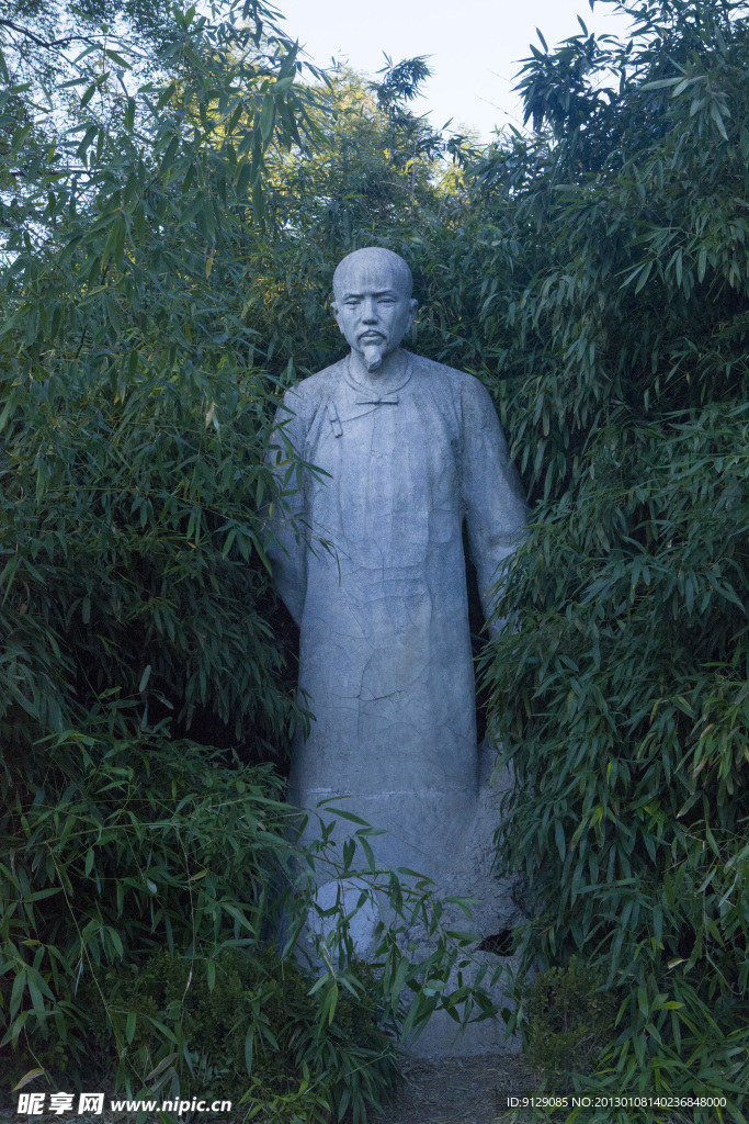 曹雪芹像