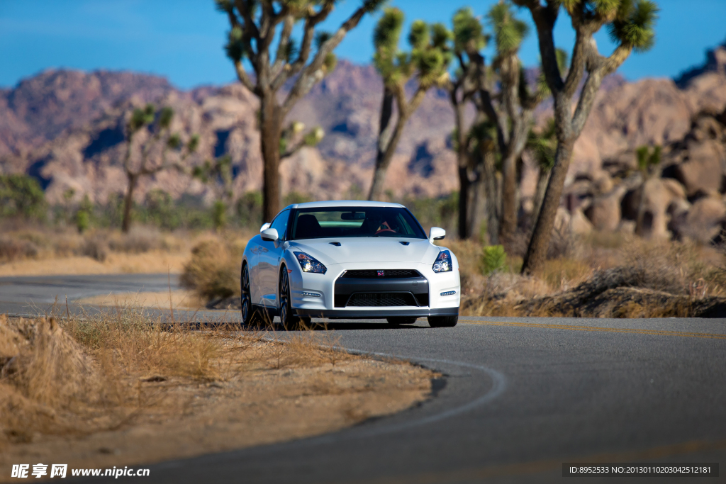 日产 GT R