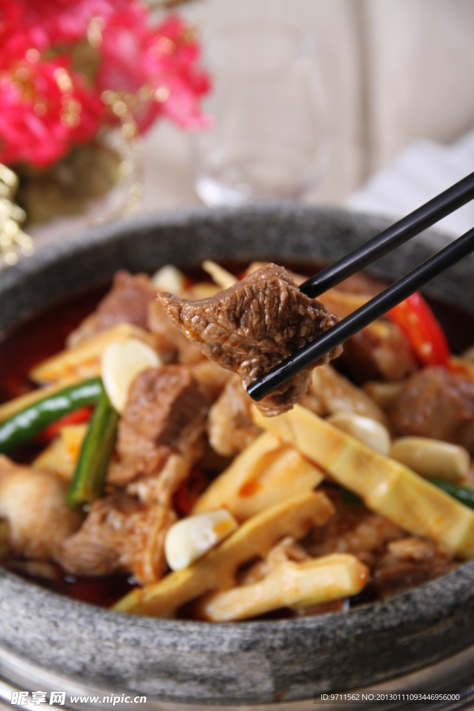 石锅牛腩肉