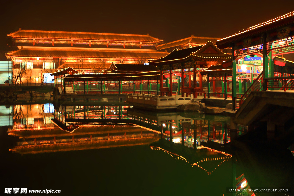 长廊夜景