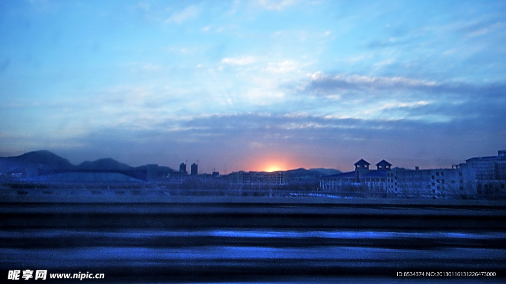 腊山日出