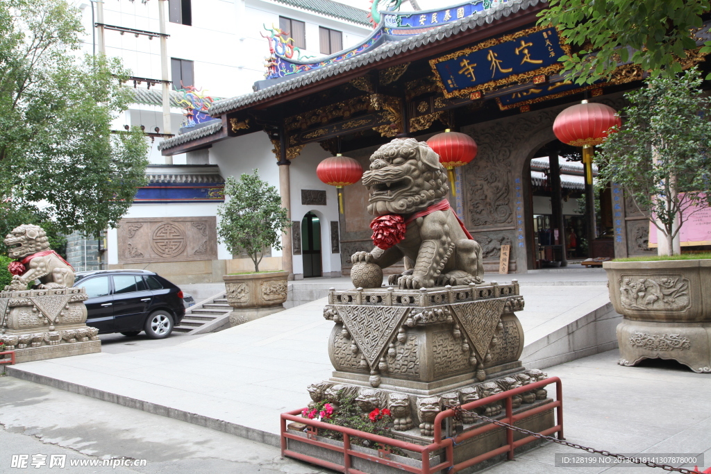 于山风景区定光寺