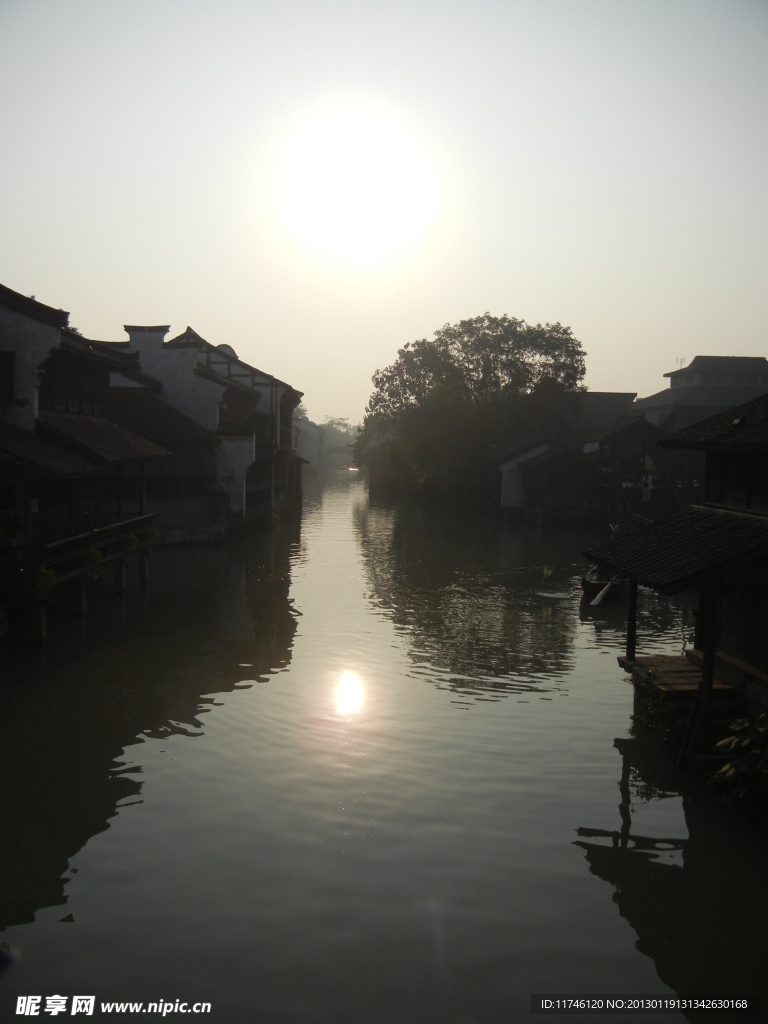 水影相容
