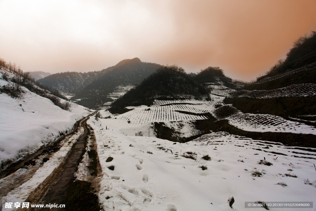 瑞雪泥路