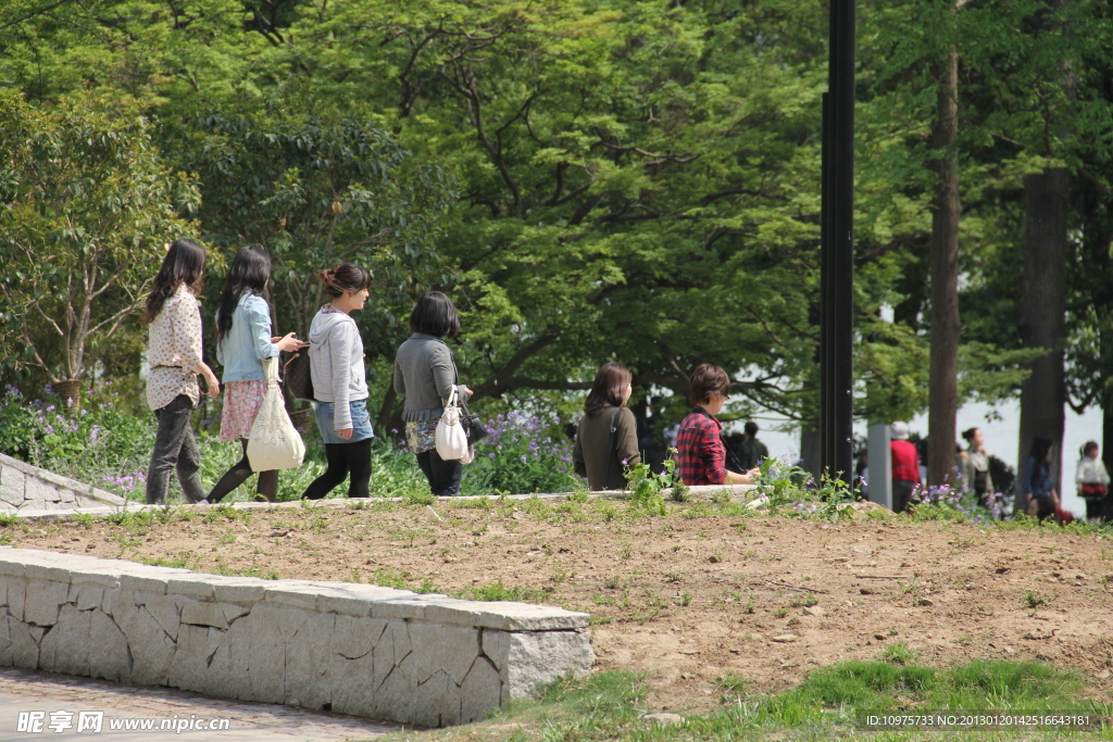人群