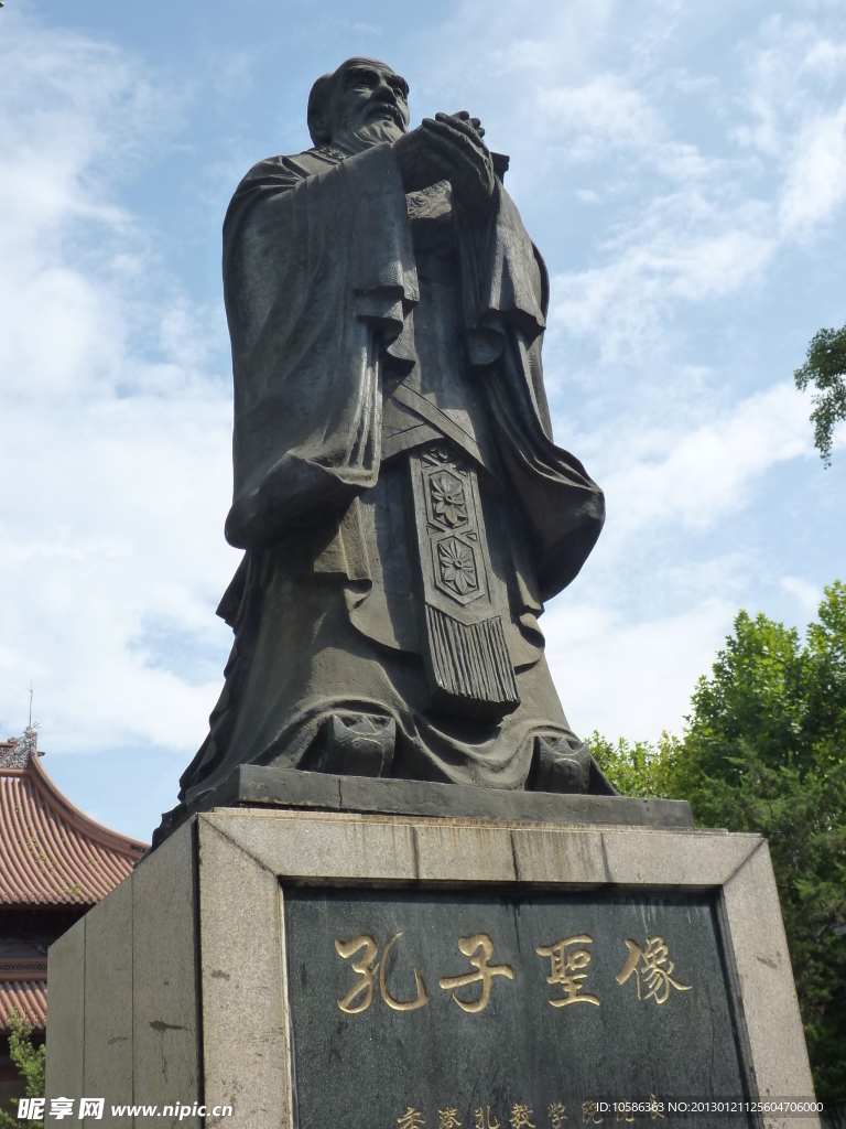 孔子雕塑