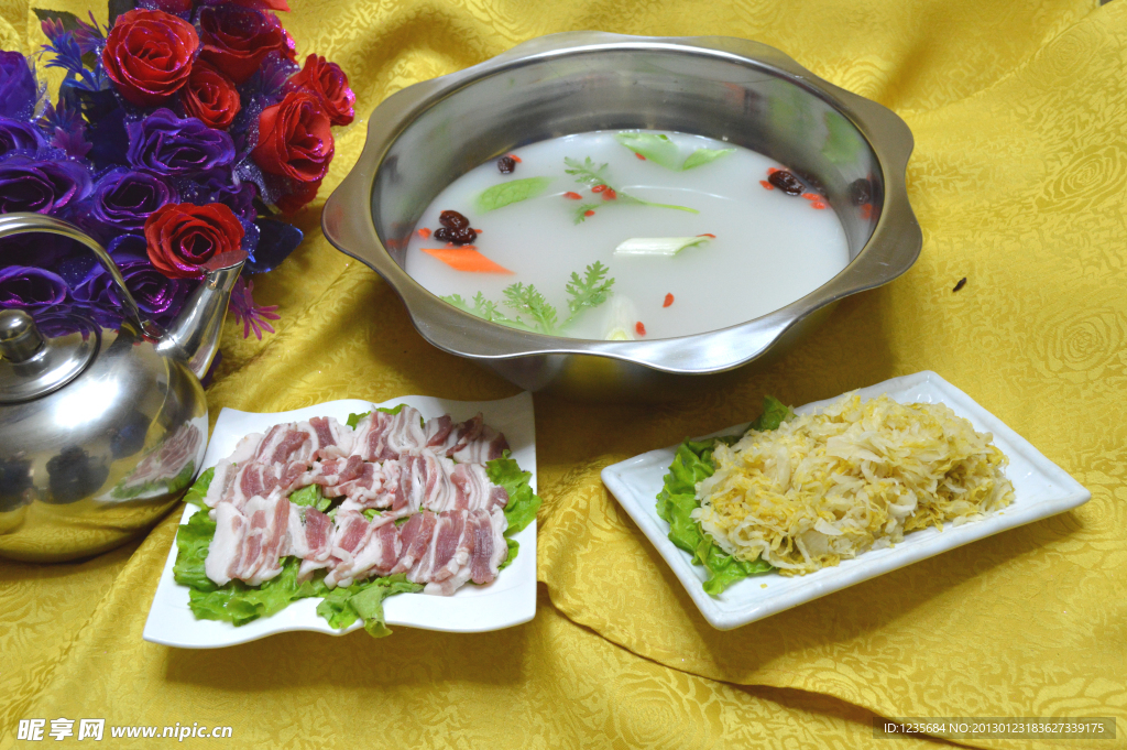 火锅 酸菜五花肉锅