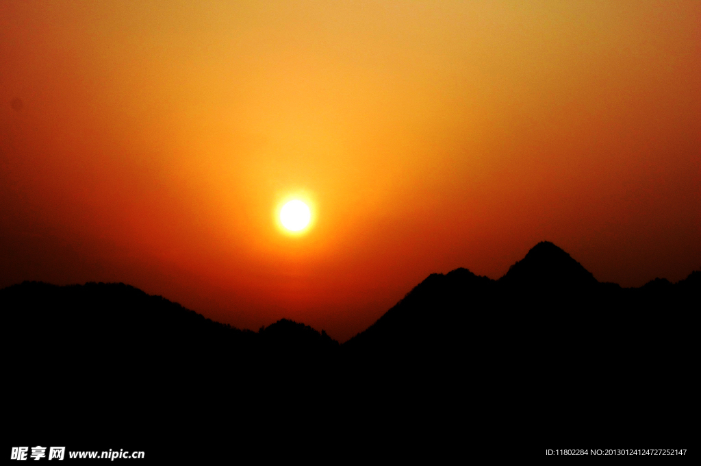 小山夕阳