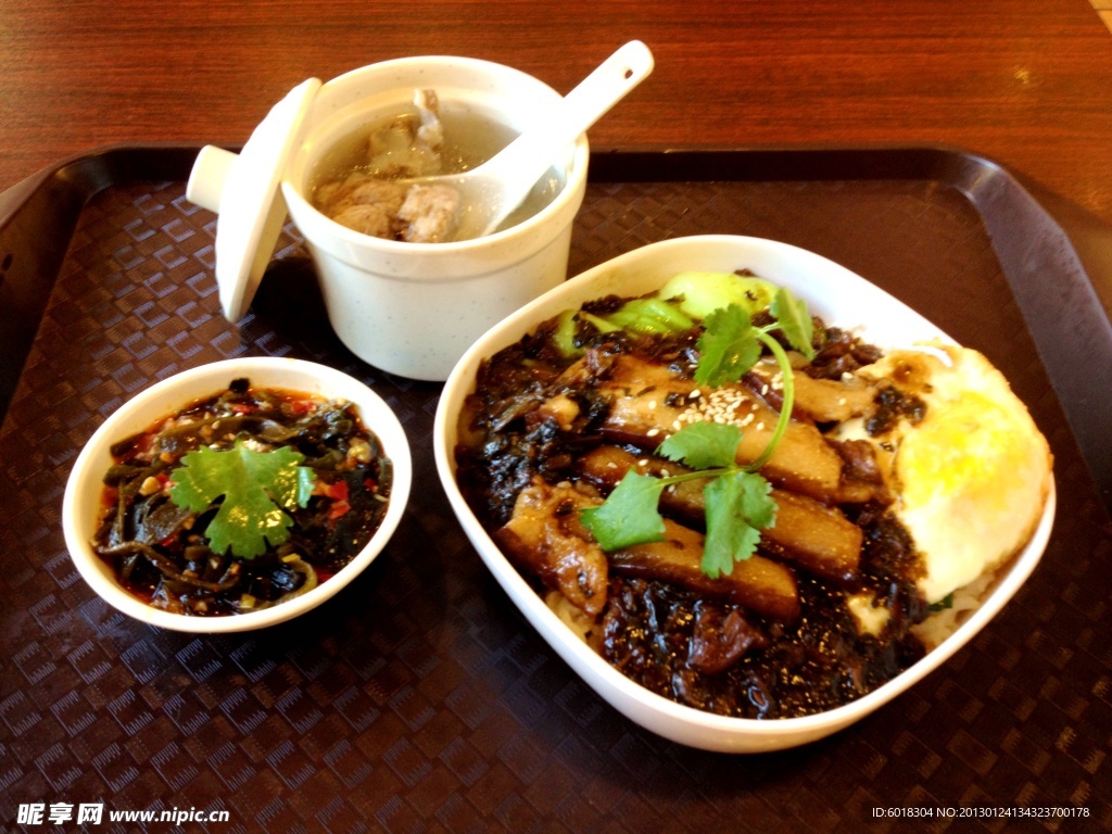 台式梅菜扣肉饭套餐