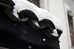 屋檐上的雪