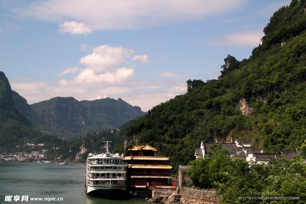 三峡游船