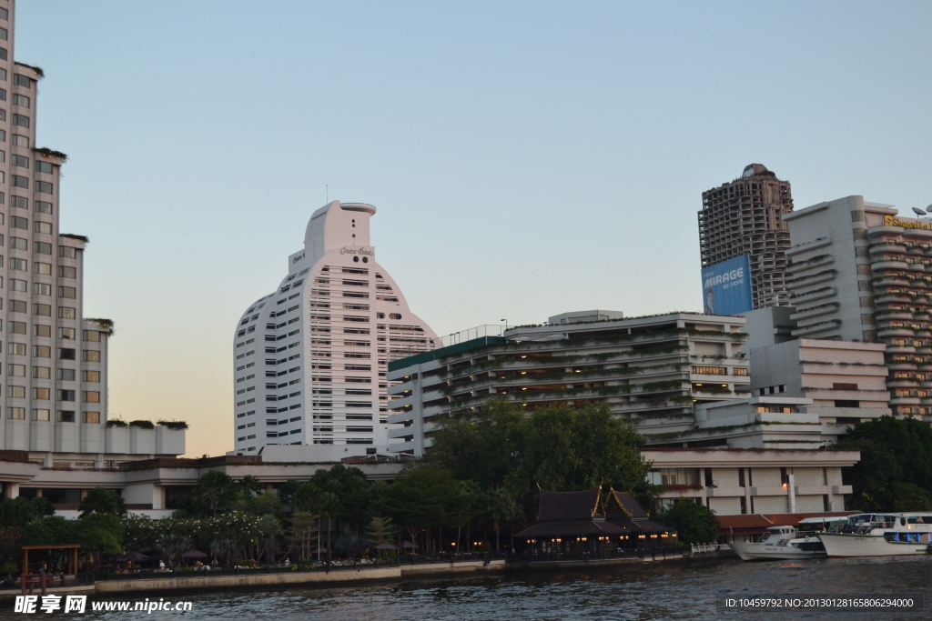 泰国湄南河岸建筑