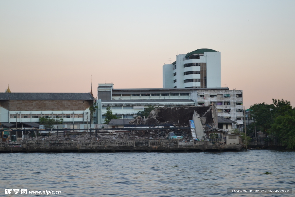 泰国湄南河岸建筑