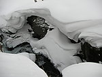 雪中小溪