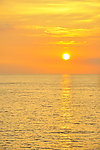 海上日出