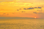 海上日出