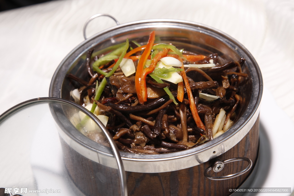 干锅茶树菇