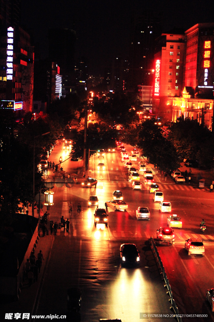 马路夜景