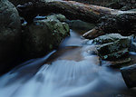 山间瀑布流水