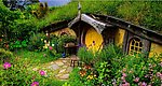 童话绿色山寨小屋