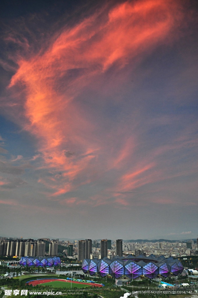 夕阳 龙岗大运体育馆 局部