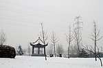 雪后凉亭线塔
