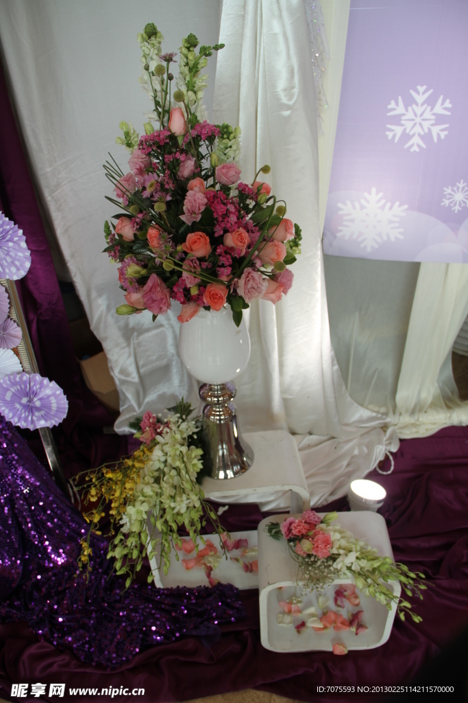 婚礼厅内花艺设计
