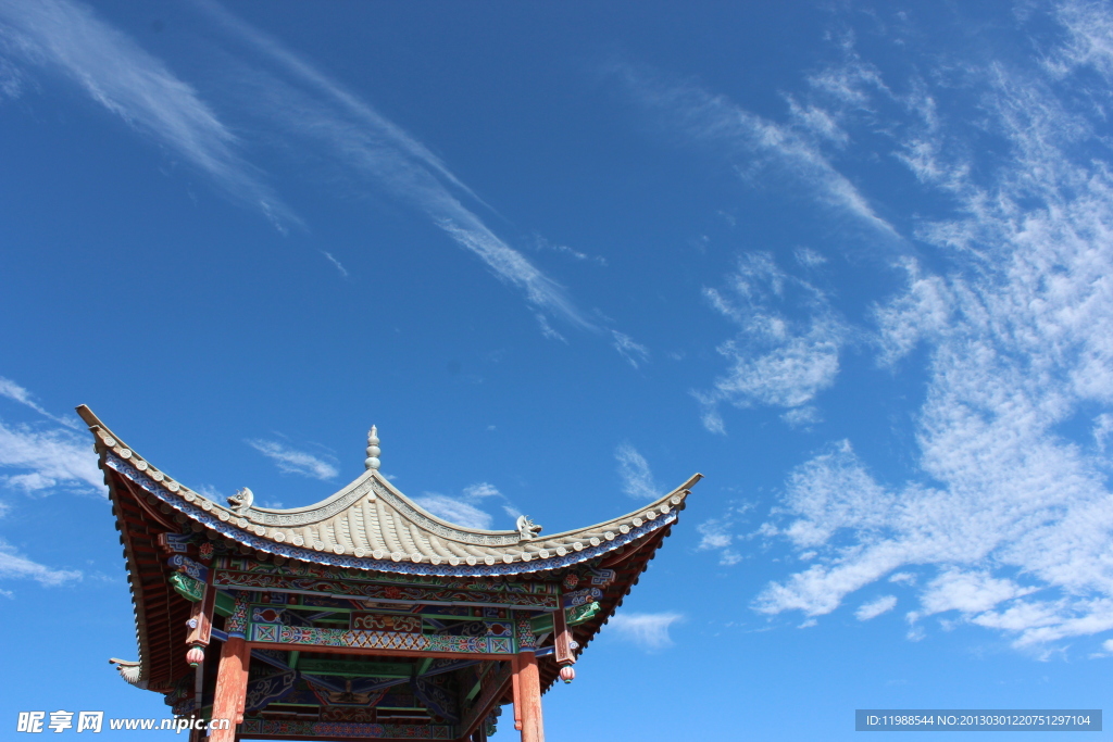 屋檐上的天空