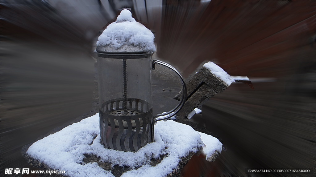 茶瓶上的雪