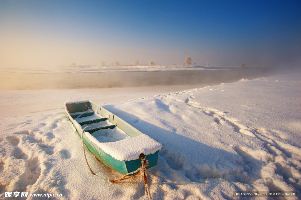 雪地小船