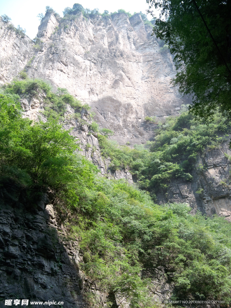 奇峰如画