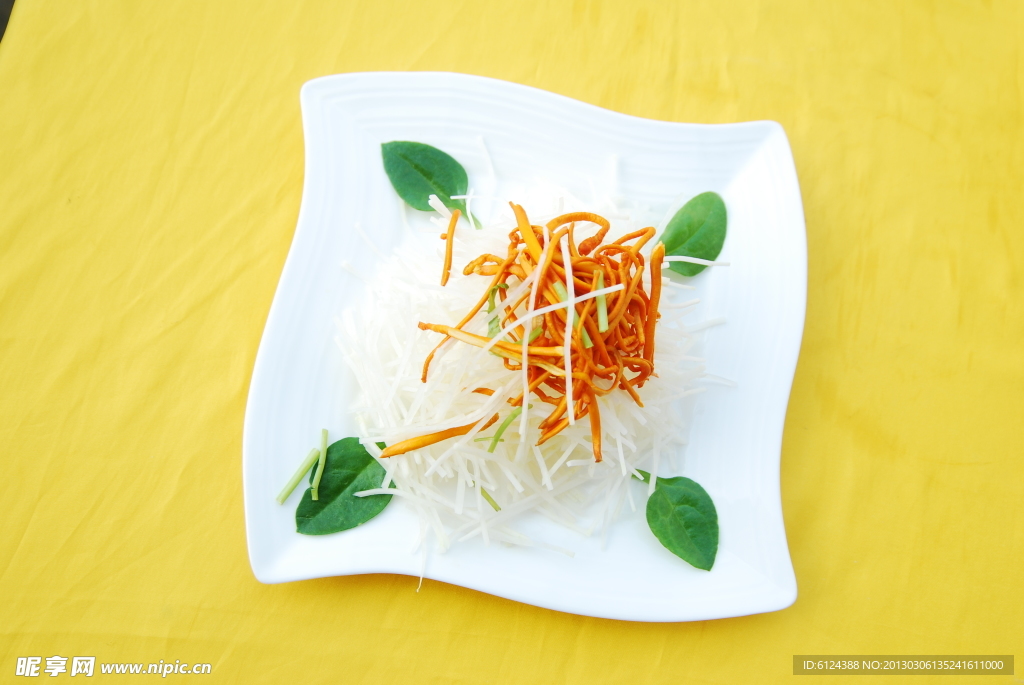 银丝虫草花
