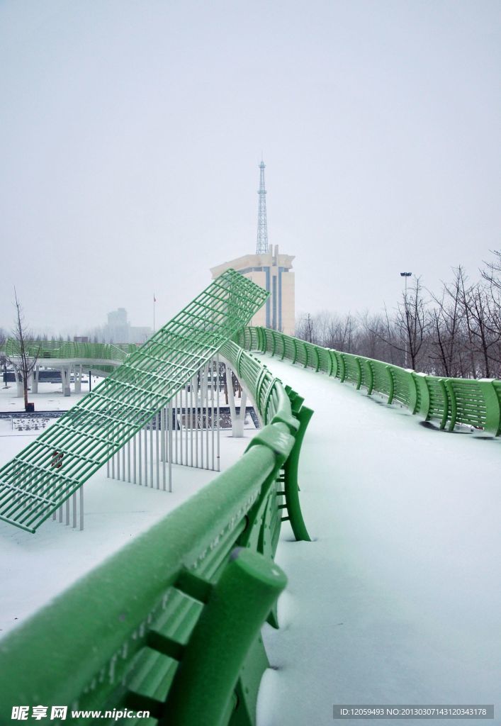 水袖天桥雪景