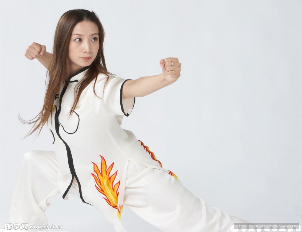 美女武术教练