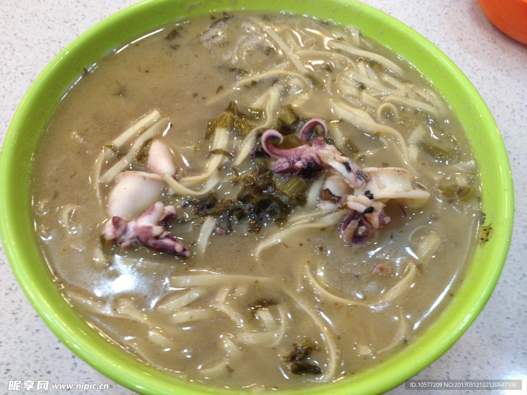 咸菜鱿鱼面