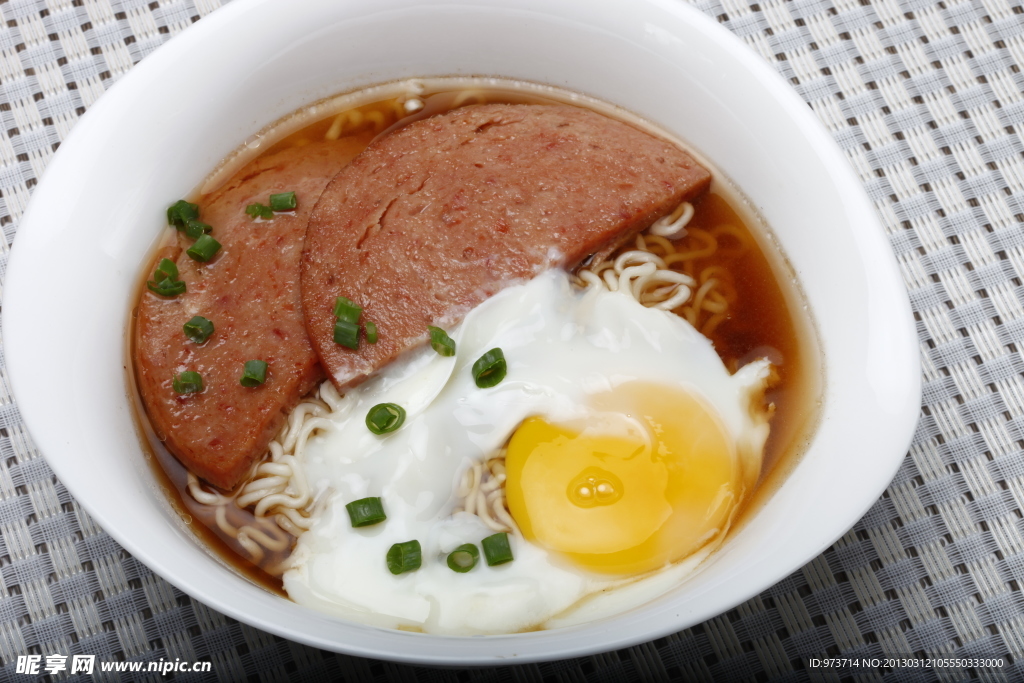 餐旦公仔面