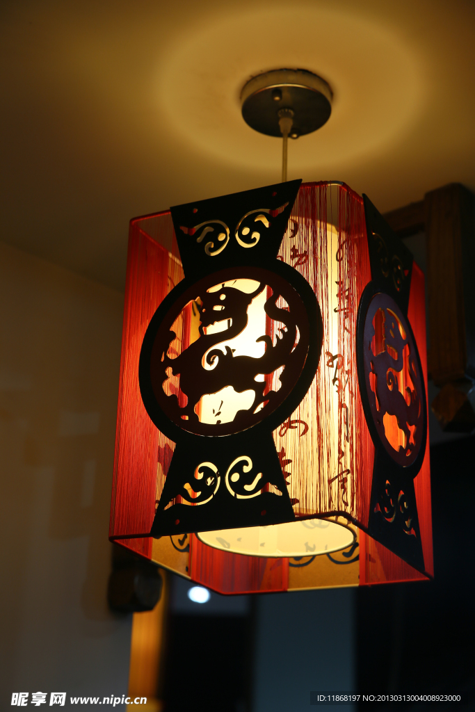 吊灯
