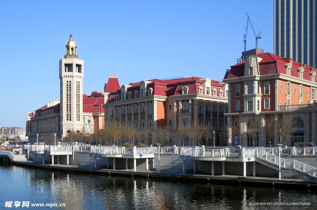 天津津湾广场外围建筑