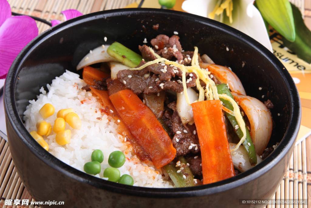 烤牛肉拌饭