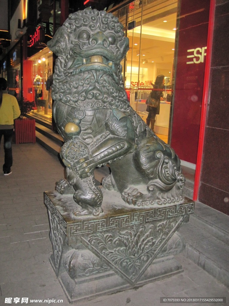 石狮子经典雕塑