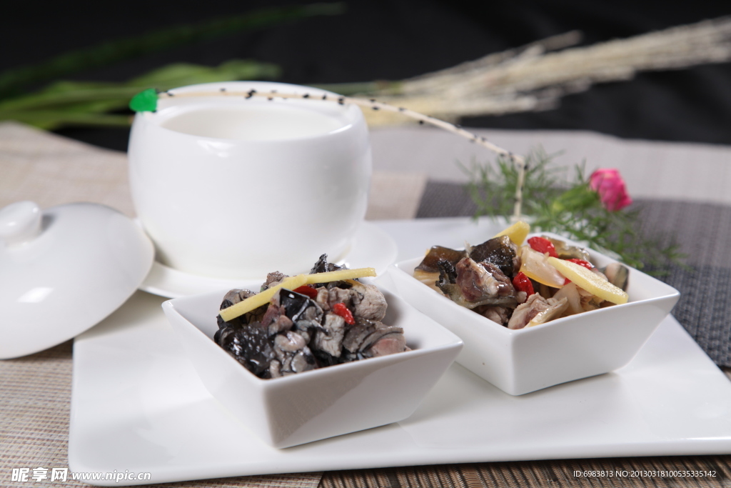 乌鸡炖甲鱼