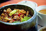 麻辣鸡腿石锅饭