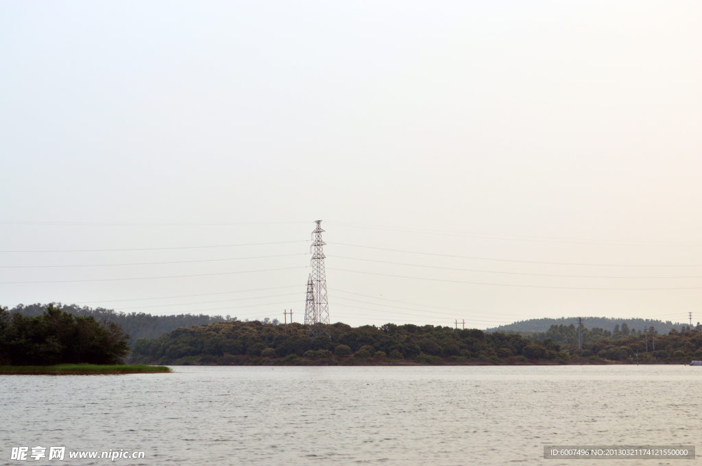 水库 人造湖 湖面