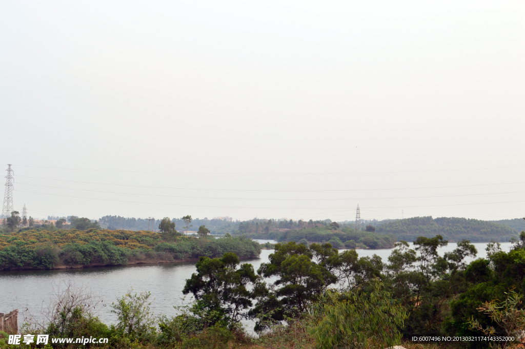 水库 人造湖 湖面