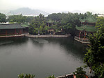 阴雨中的古典园林
