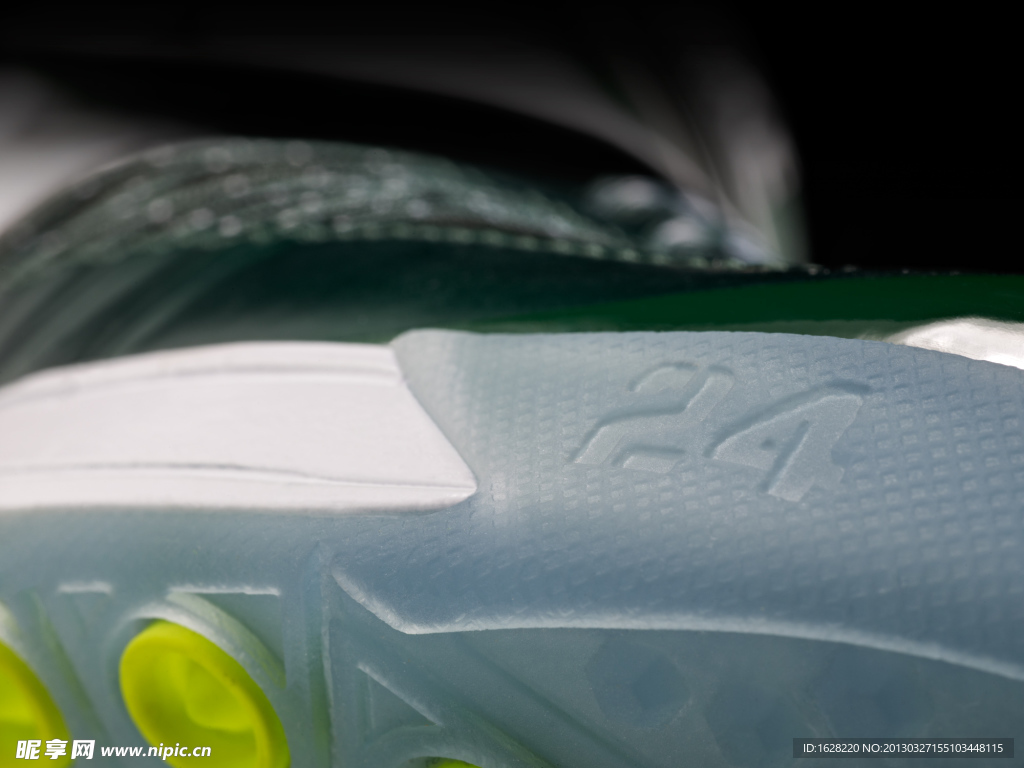 NIKE 篮球鞋