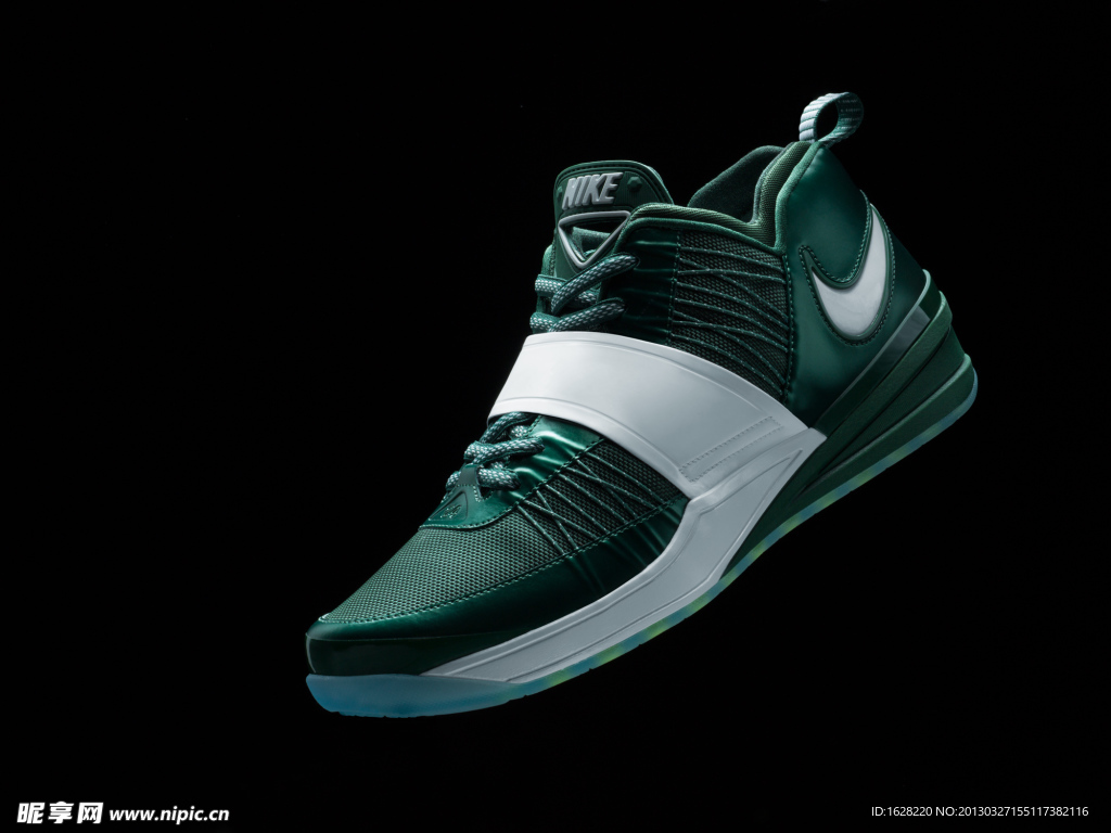 NIKE 篮球鞋