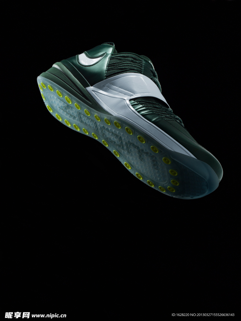 NIKE 篮球鞋