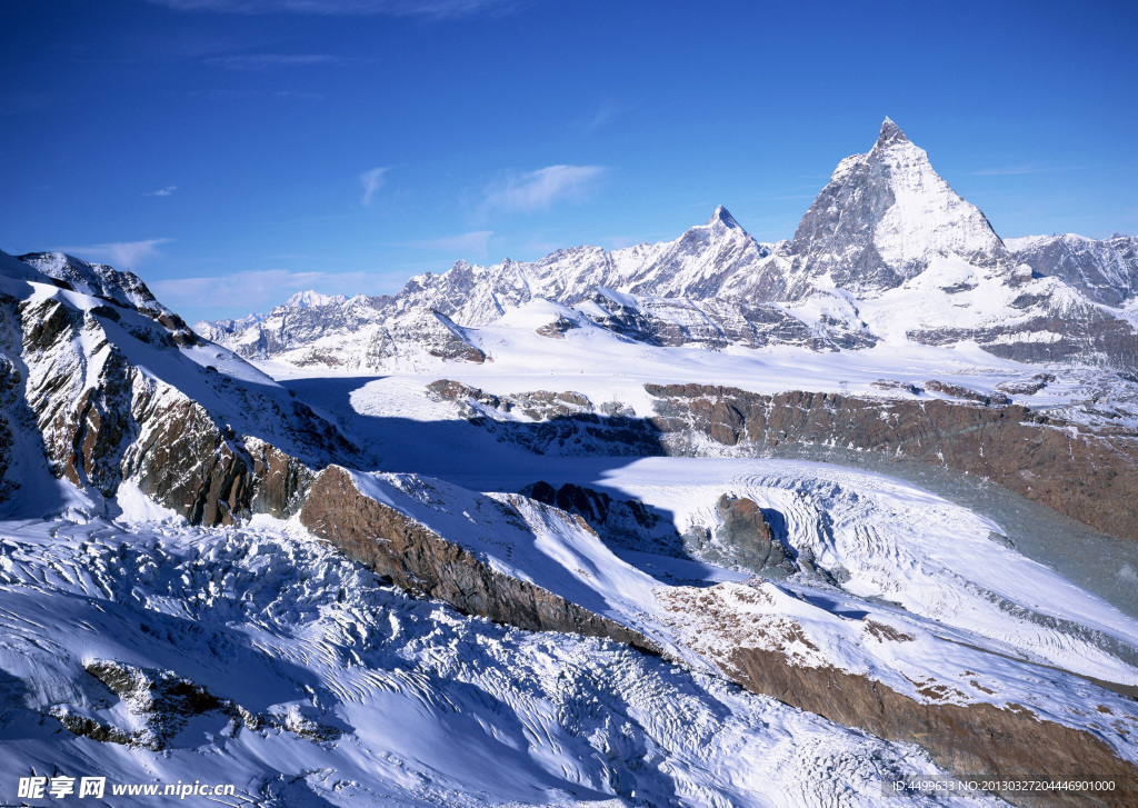 北欧雪山